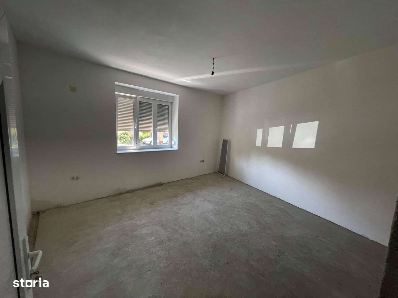 Exclusivitate ! Ideal investitite ! 2 case + 10 ari teren , str. Dara-14