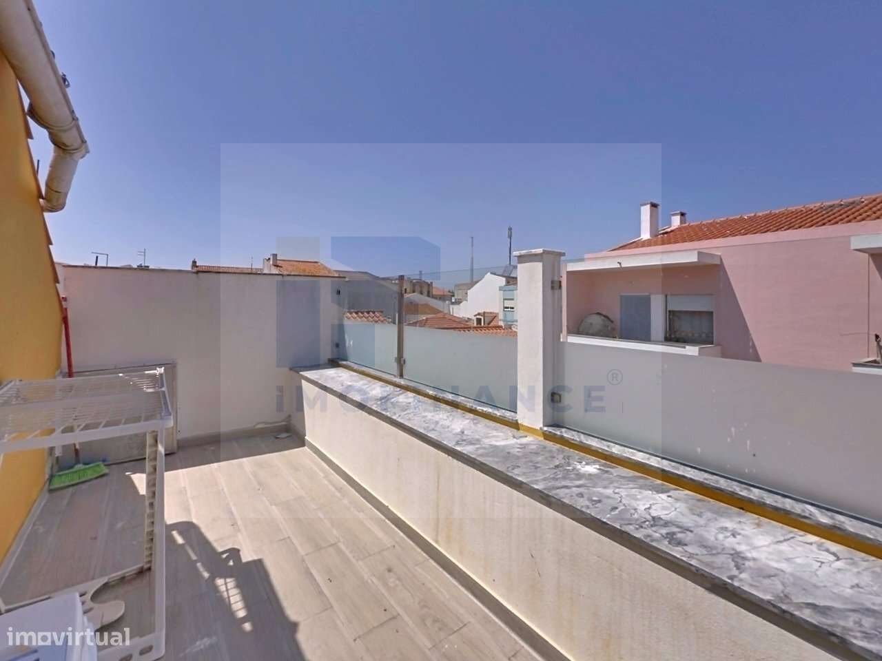 Prédio T8 com Negócio no Centro de Peniche-31