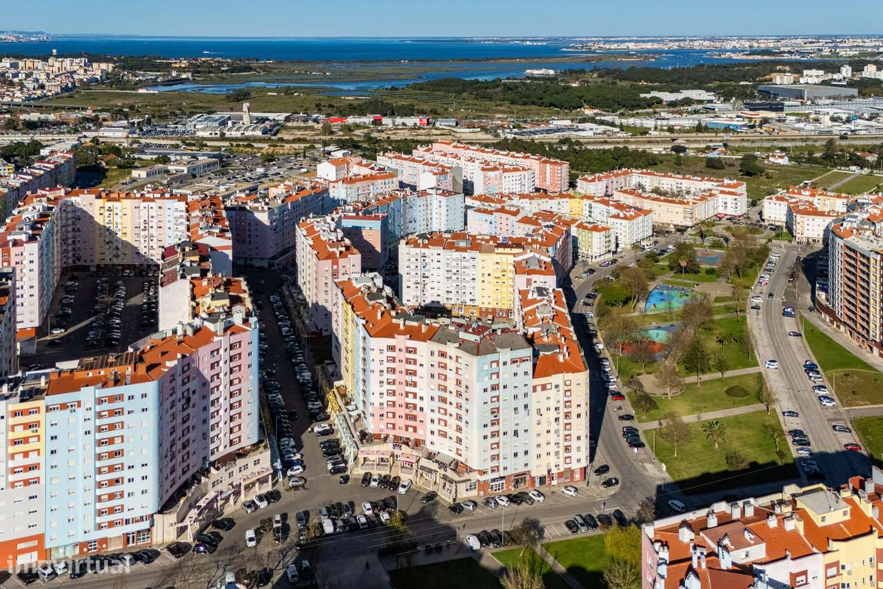 SANTA MARTA DO PINHAL - T2 com Garagem e Arrecadação!-26