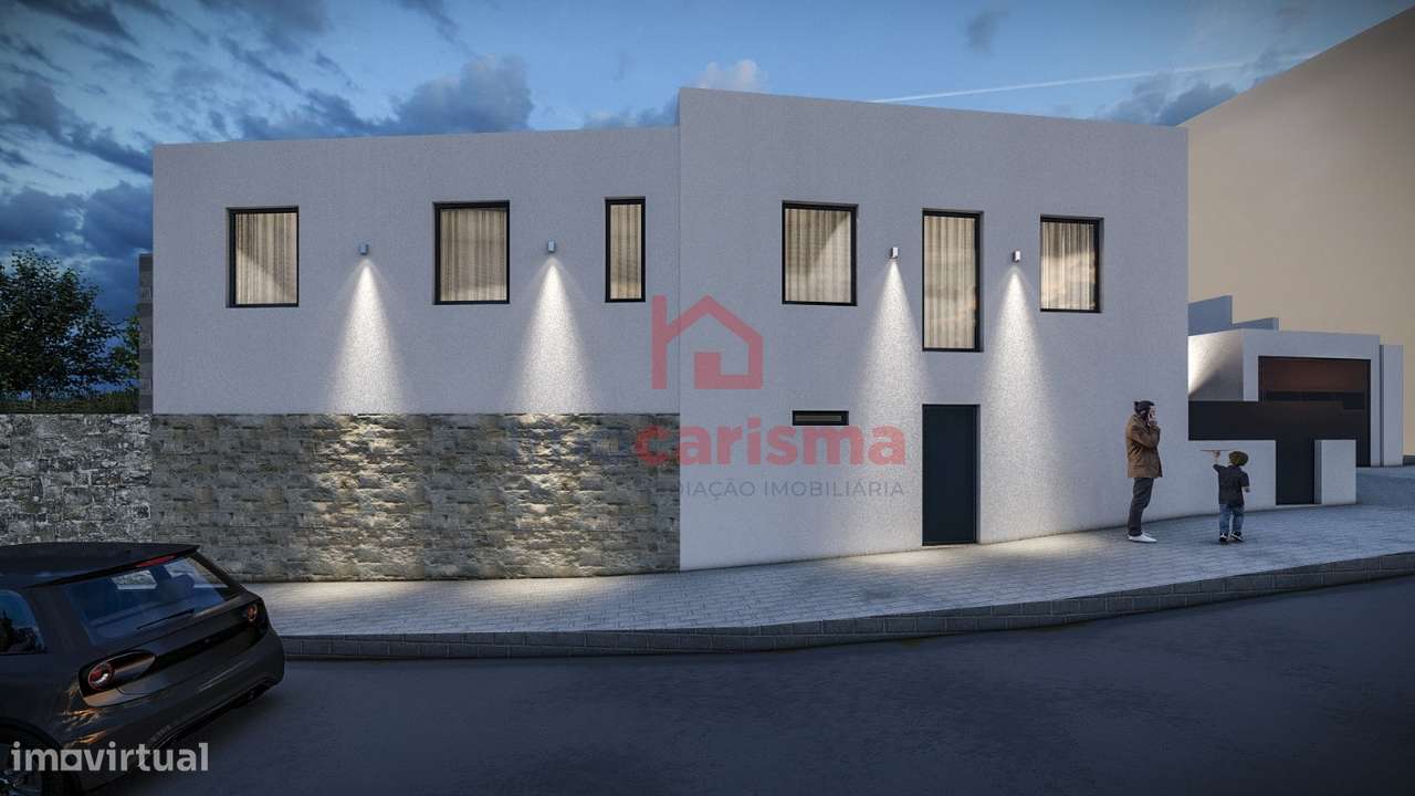 Moradia T3 Totalmente Remodelada em Santo Tirso-17