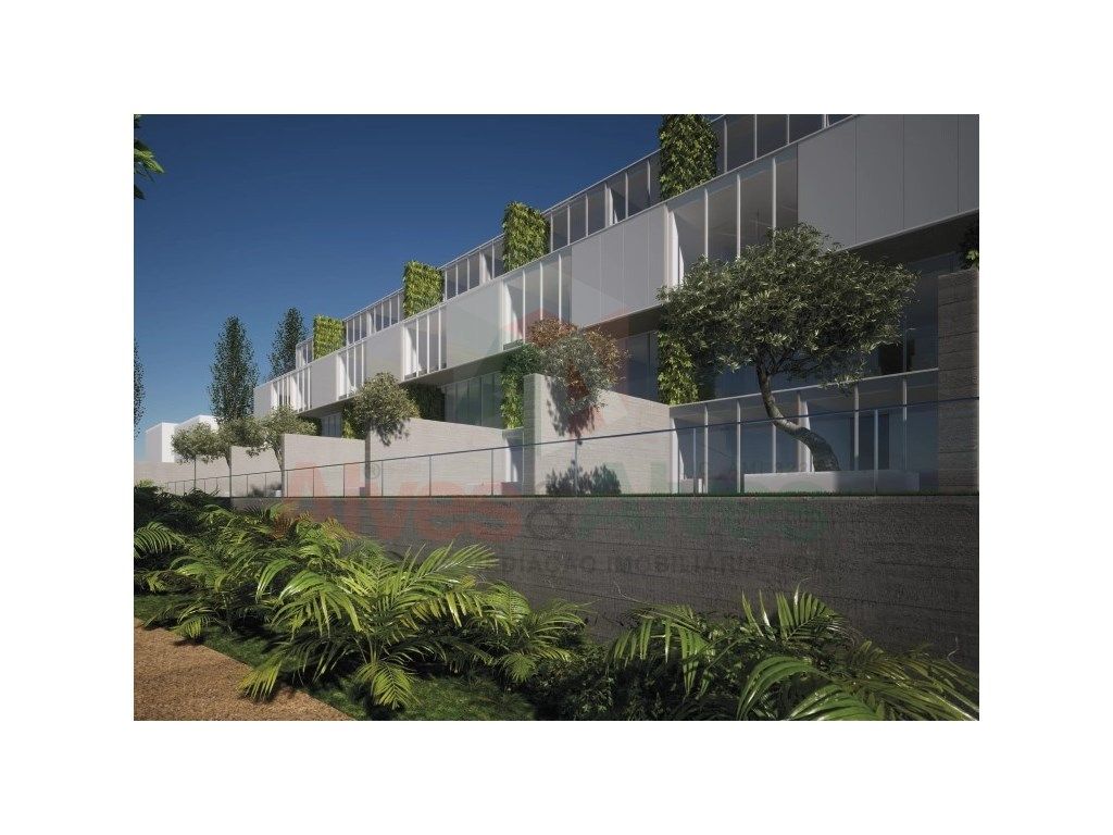 Fantástico Apartamento T1 - C/ 1 Lugar de garagem + arrumo - junto ... - Grande imagem: 1/7