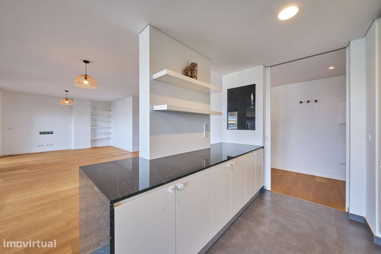 T4 Deslumbrante c/ Vista Tejo | One River Seixal-8