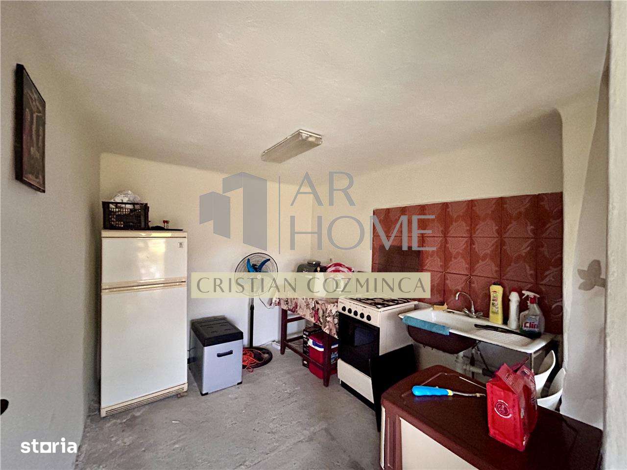 Vanzare casa 6 camere, in Baicoi, teren 1800 MP-12