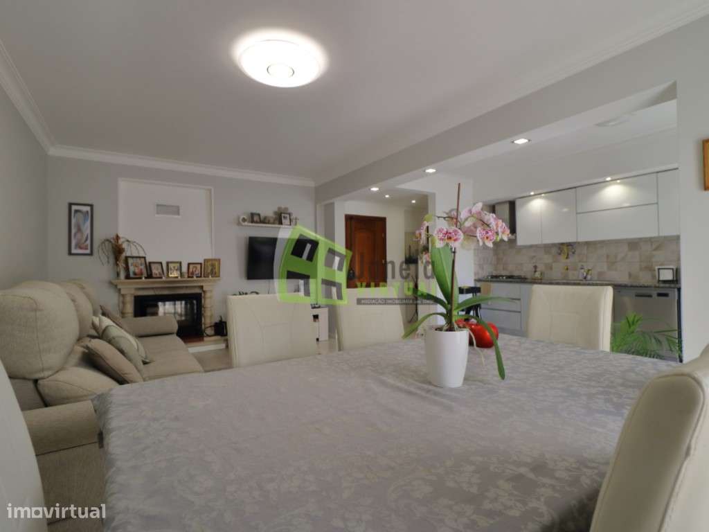 Apartamento T3 com Arrecadação - Quinta do Conde - Grande imagem: 4/23