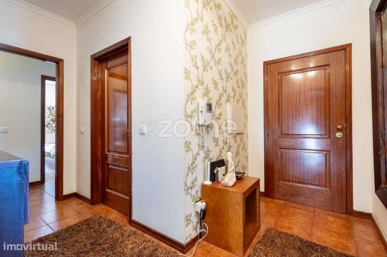 Apartamento T3 com terraço e lugar de garagem-19
