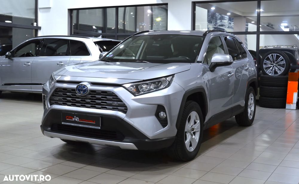 Second hand Toyota RAV4 - 23 490 EUR, 188 000 km - Autovit