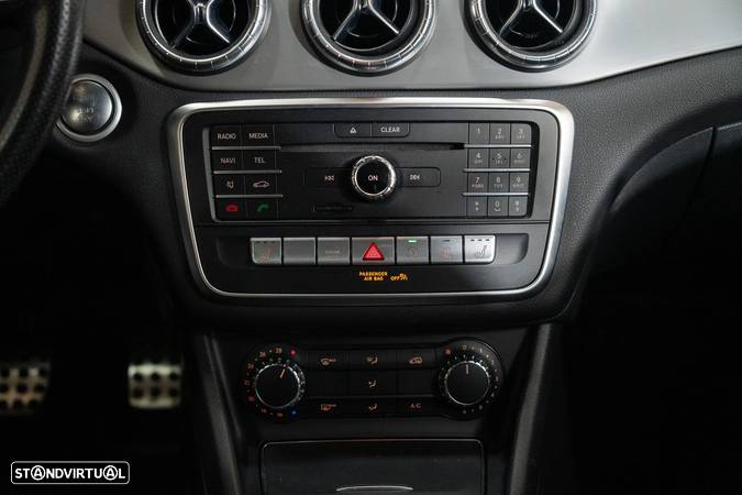 Mercedes-Benz CLA 200 Shooting Brake d 4Matic 7G-DCT AMG Line - 32