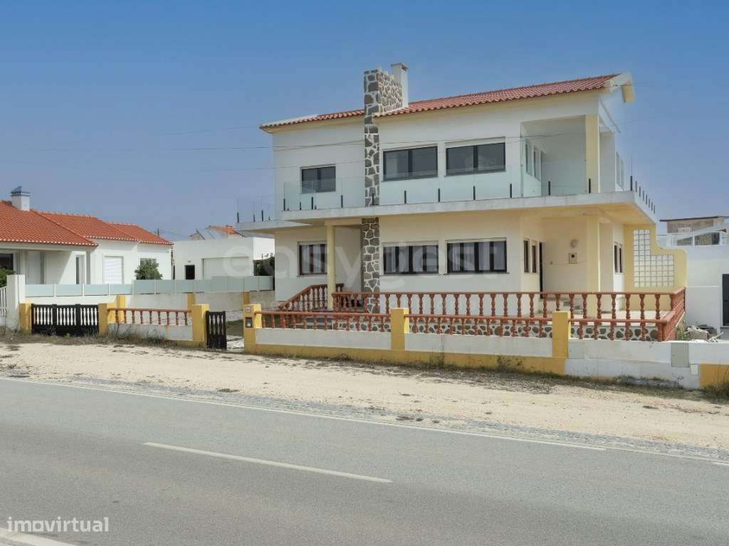 Apartamento Térreo com Vista Mar e Quintal na Praia Azul -Santa Cruz - Grande imagem: 3/60