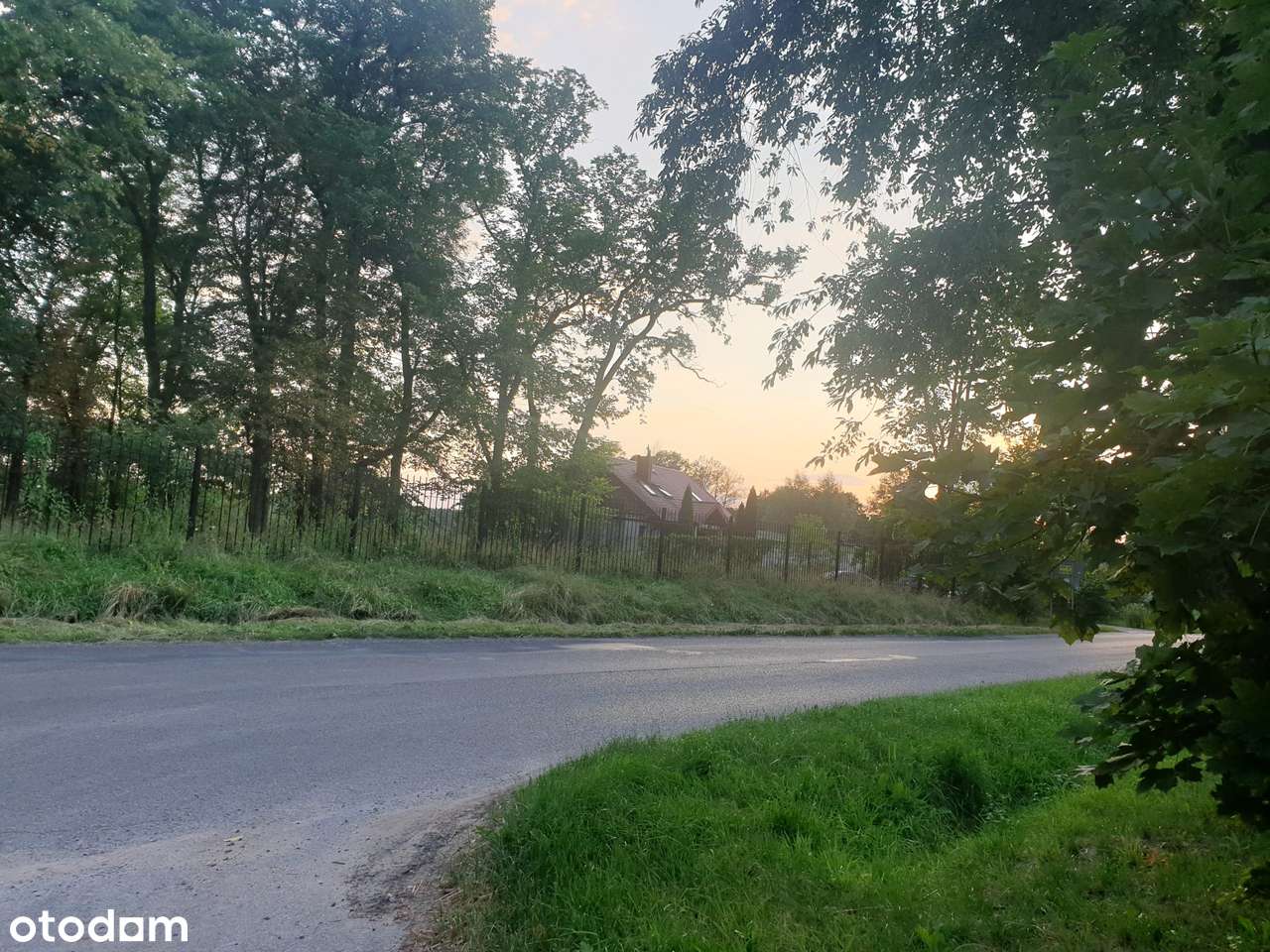 Kilka ładnych działek obok siebie (2 lokalizacje). Blisko Glinianki-5