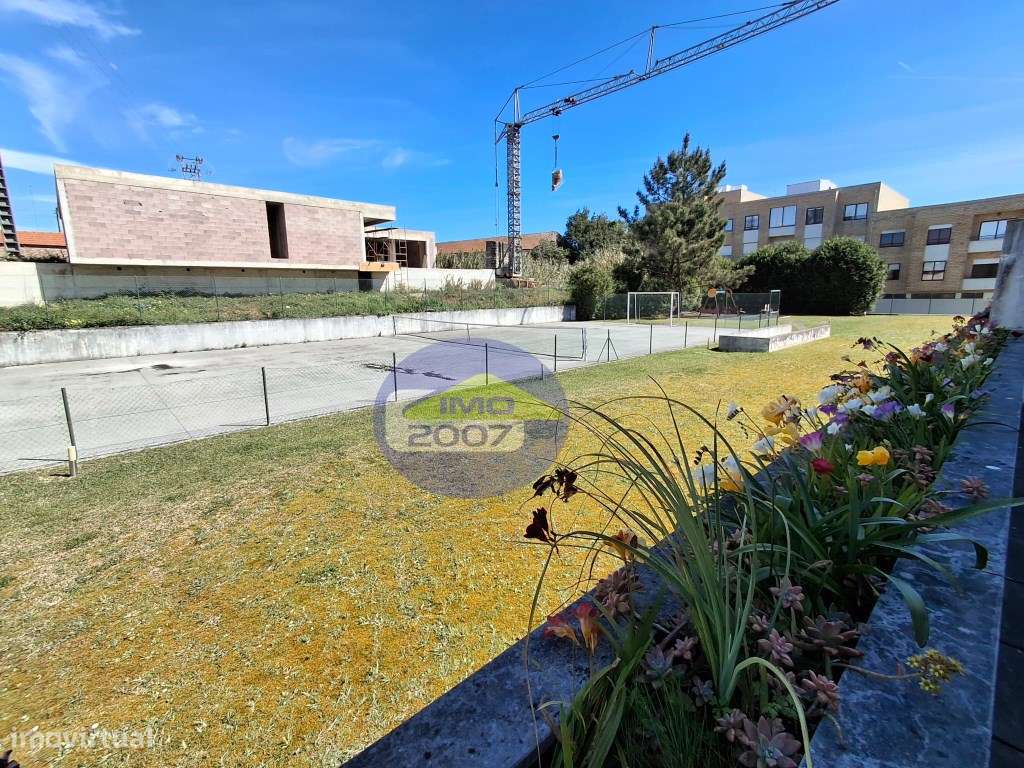 Excelente T3 com dois terraços, a Nascente e a Poente-16