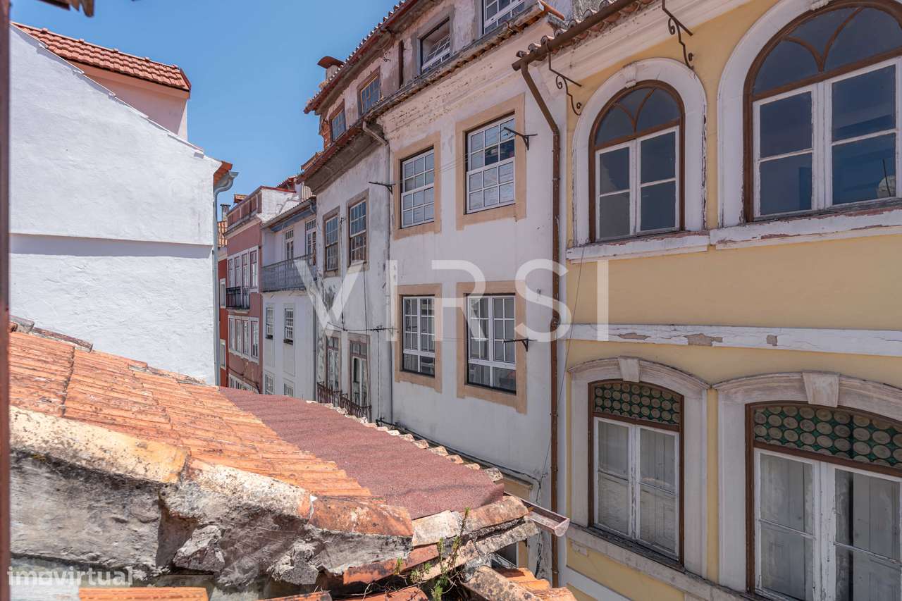 Prédio em plena baixa da cidade - centro Coimbra-26
