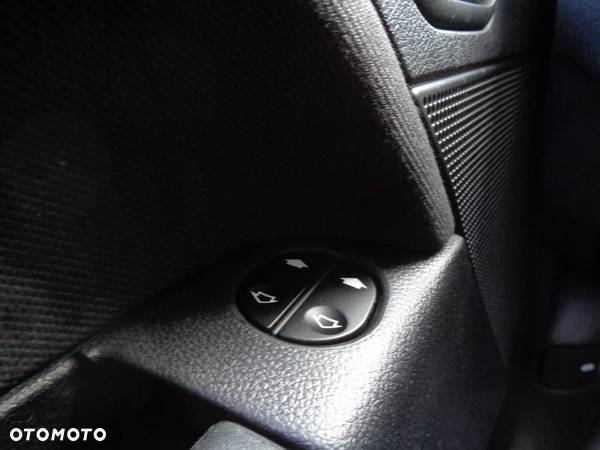 Ford Fiesta 1.3 Ambiente - 22