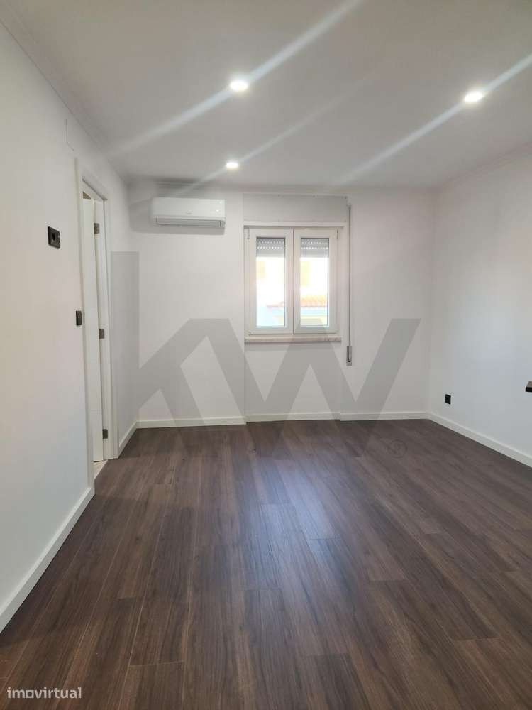 Moradia T2 totalmente remodelada-12