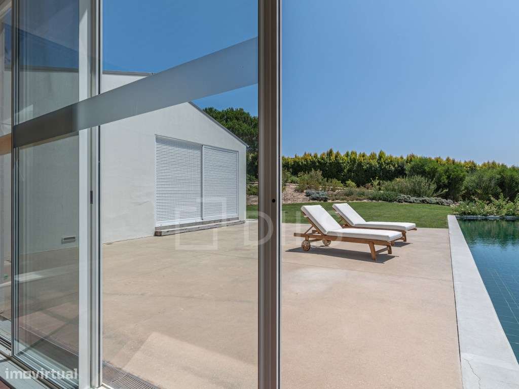 Moradia T4 com piscina, próximo à praia do Pego - Grande imagem: 4/38