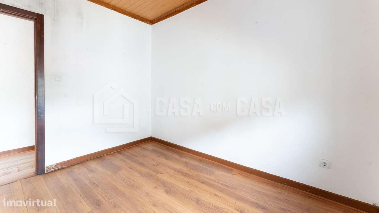 Moradia p/ Restaurar em Vildemoinhos-8