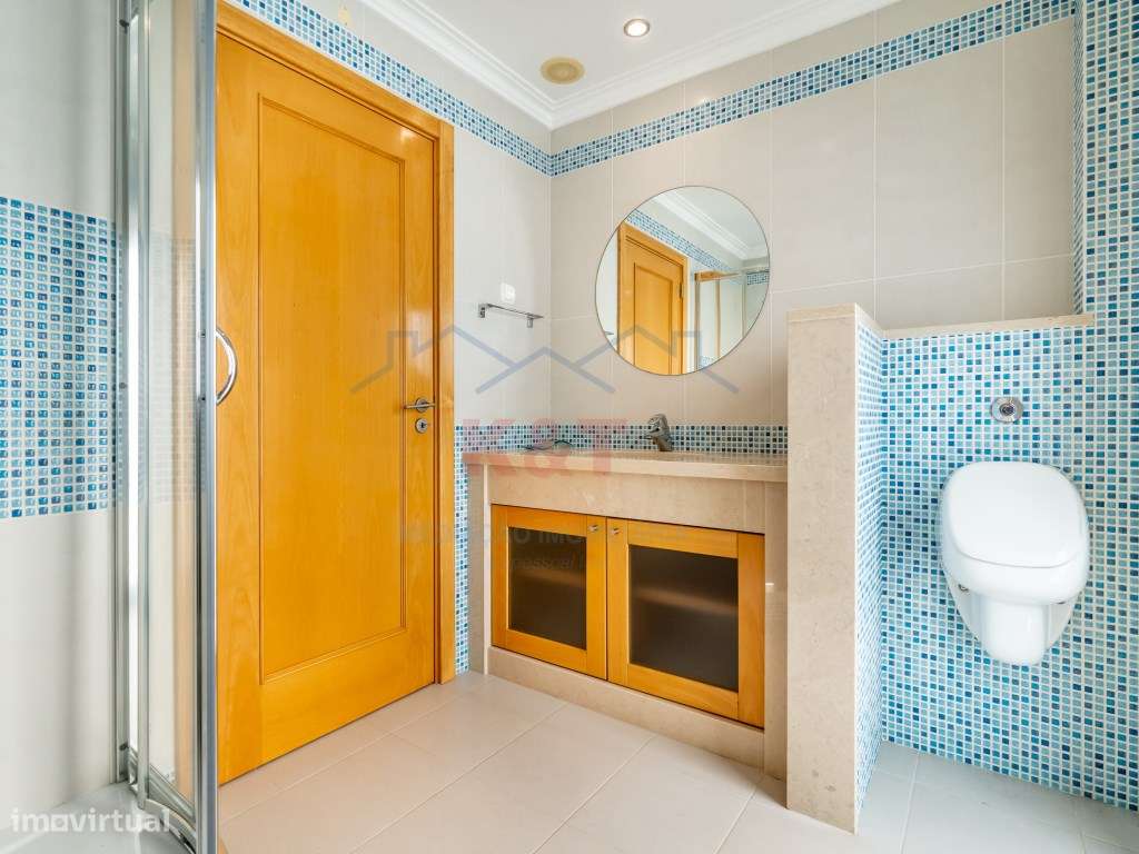 Moradia T5 de Luxo + Apartamento T3 - Lagoa-7