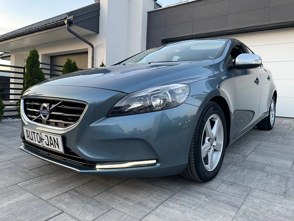 Volvo V40 II D2 Summum 2013