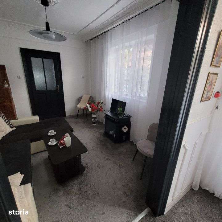 Casa cu 5 camere, zona centrala. - Imagine principală: 5/12