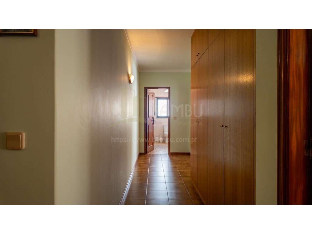 Vila Praia de Âncora: T2 com 100m2 e ampla varanda-11