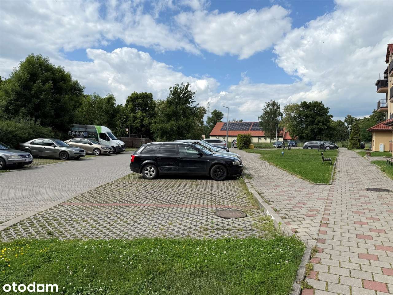 Duże mieszkanie, miejsce parkingowe, teren ogrodzony-13