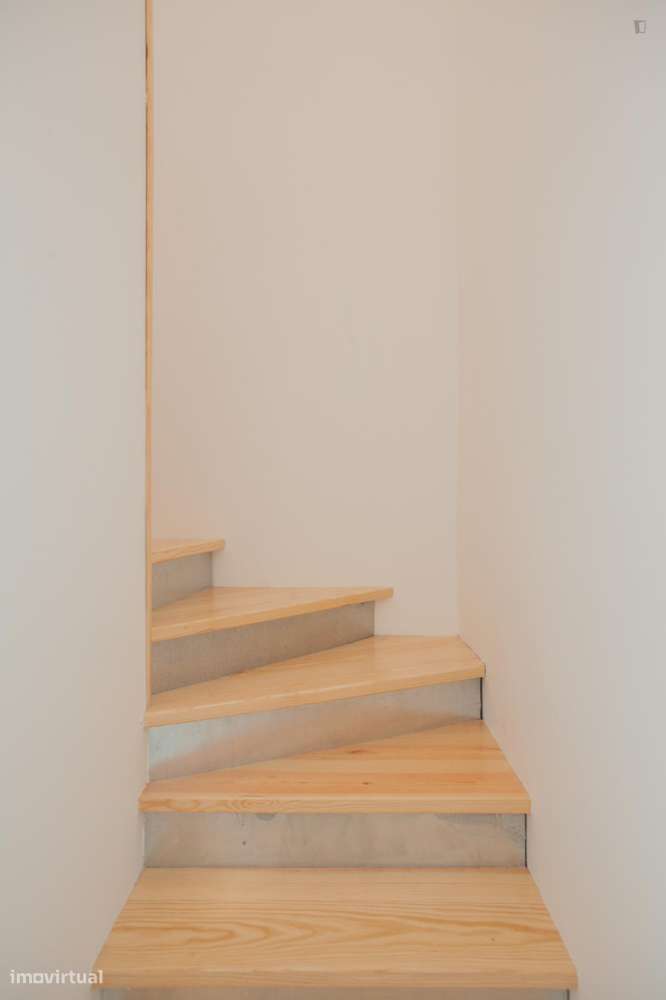 Quarto - localizado em Montes Claros Coimbra - Grande imagem: 3/10