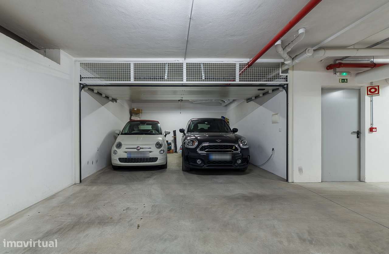 Exclusivo apartamento T3+1 seminovo, com 190m2, três frentes e box-36