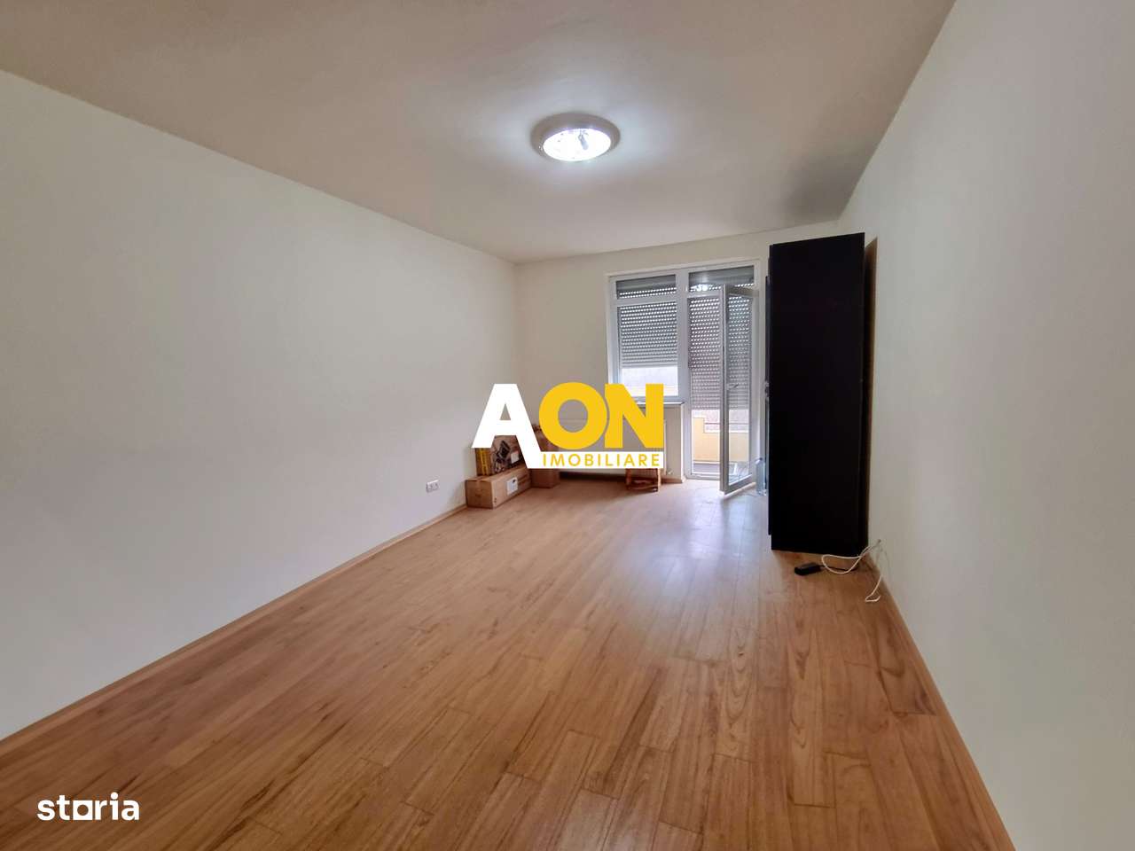 Apartament 2 camere, decomandat, cartier rezidential, Cetate - Imagine principală: 3/9