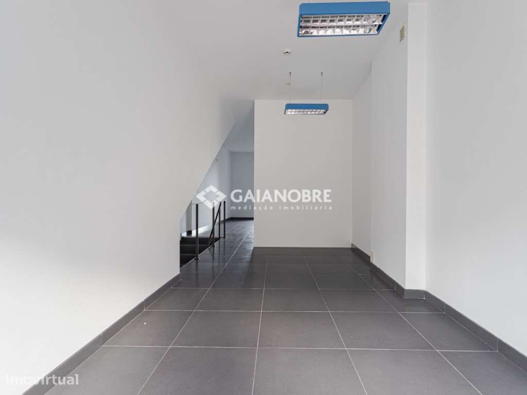 Loja no centro dos Carvalhos + 2 escritórios - Grande imagem: 4/14