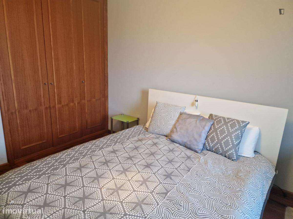 Quarto - localizado em Aveiro - Grande imagem: 5/9