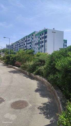 Apartamento T2 no Feijó totalmente remodelado-25