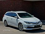 Toyota Auris 1.8 L VVT-i HSD Luna - 1