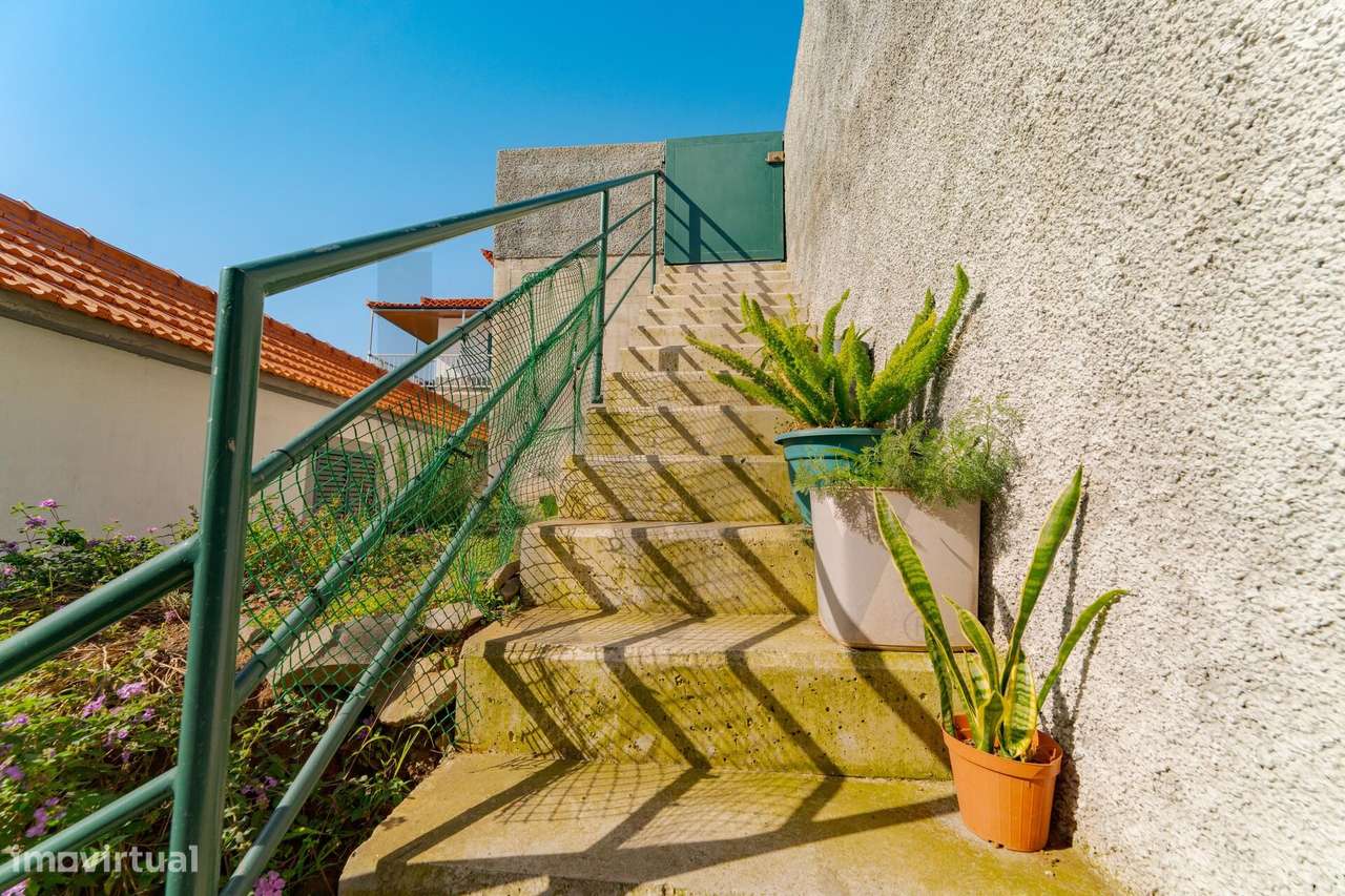 Moradia T1+1 em São Roque com fantástica vista mar-5