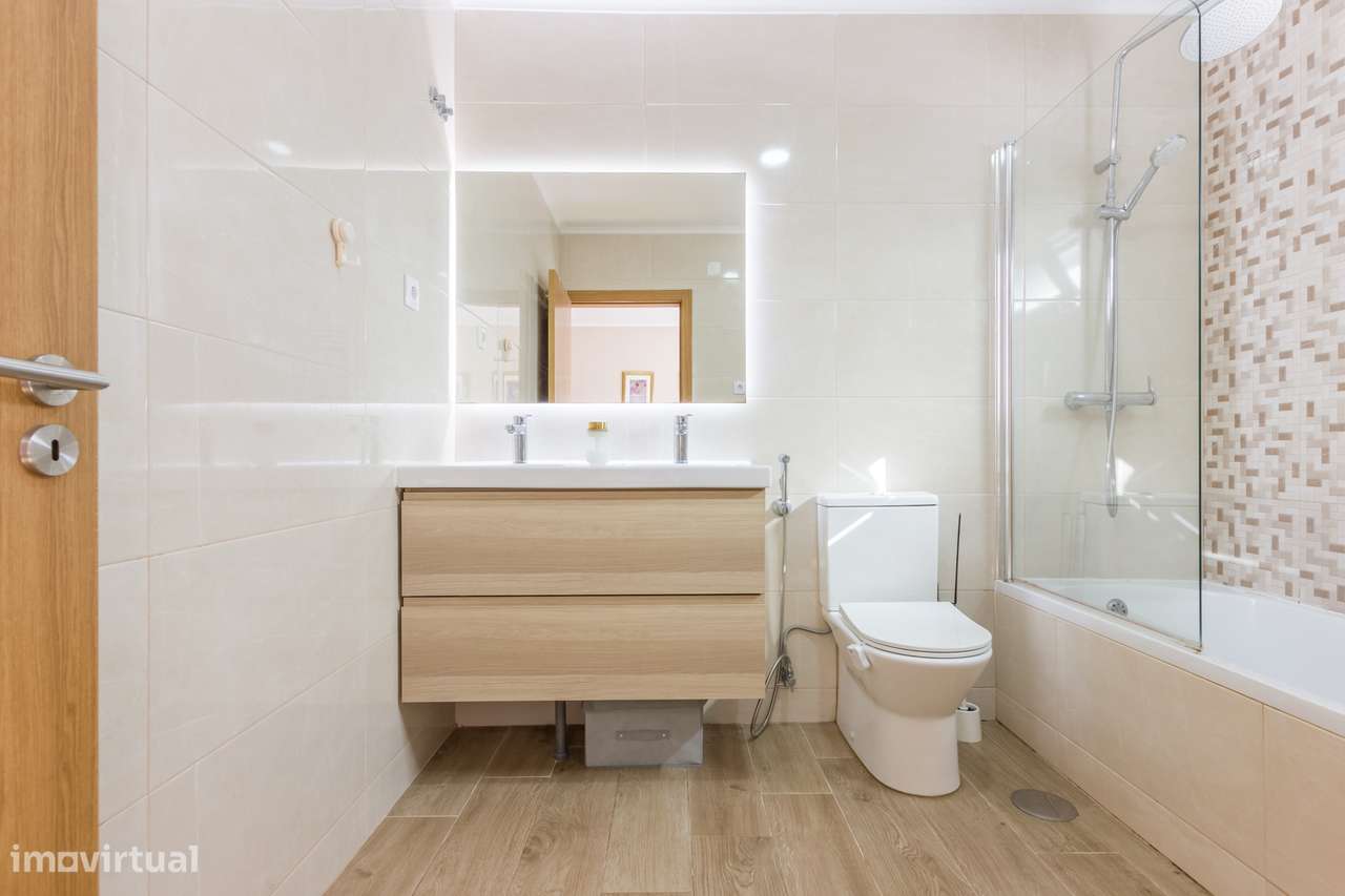 Moradia isolada com piscina aquecida num terreno de 398 m²!-28