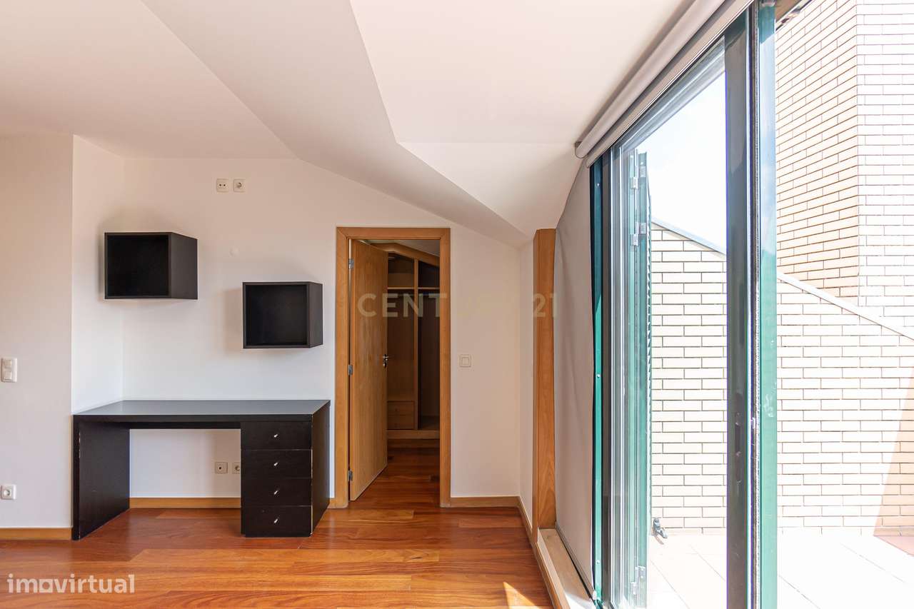 T3 Duplex junto ao Hospital de São João-28