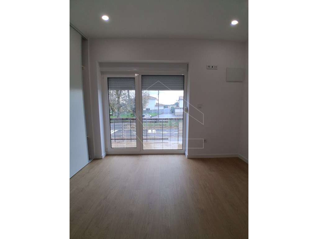 Moradia T2+1 Isolada e Térrea - Renovada em Estarreja-19