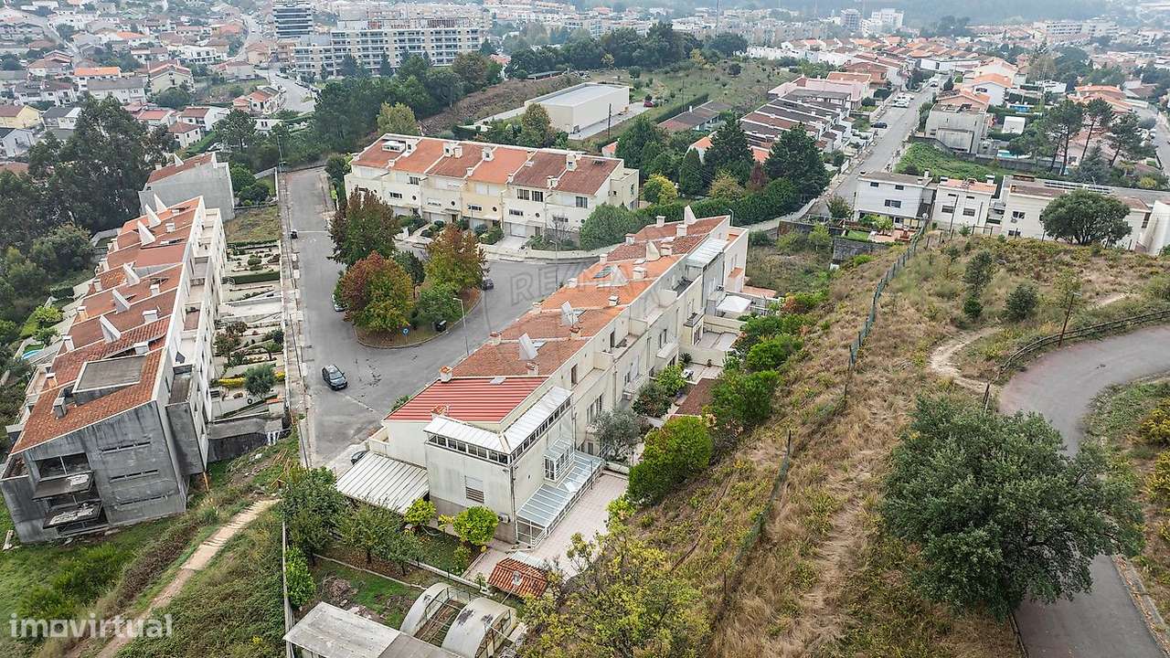 Moradia T5 para venda-44