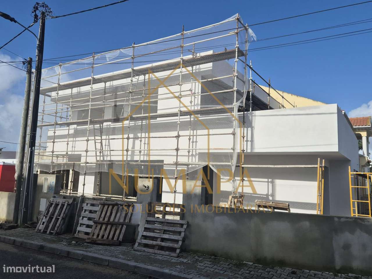 Moradia T4 com Piscina nos Foros Amora-7