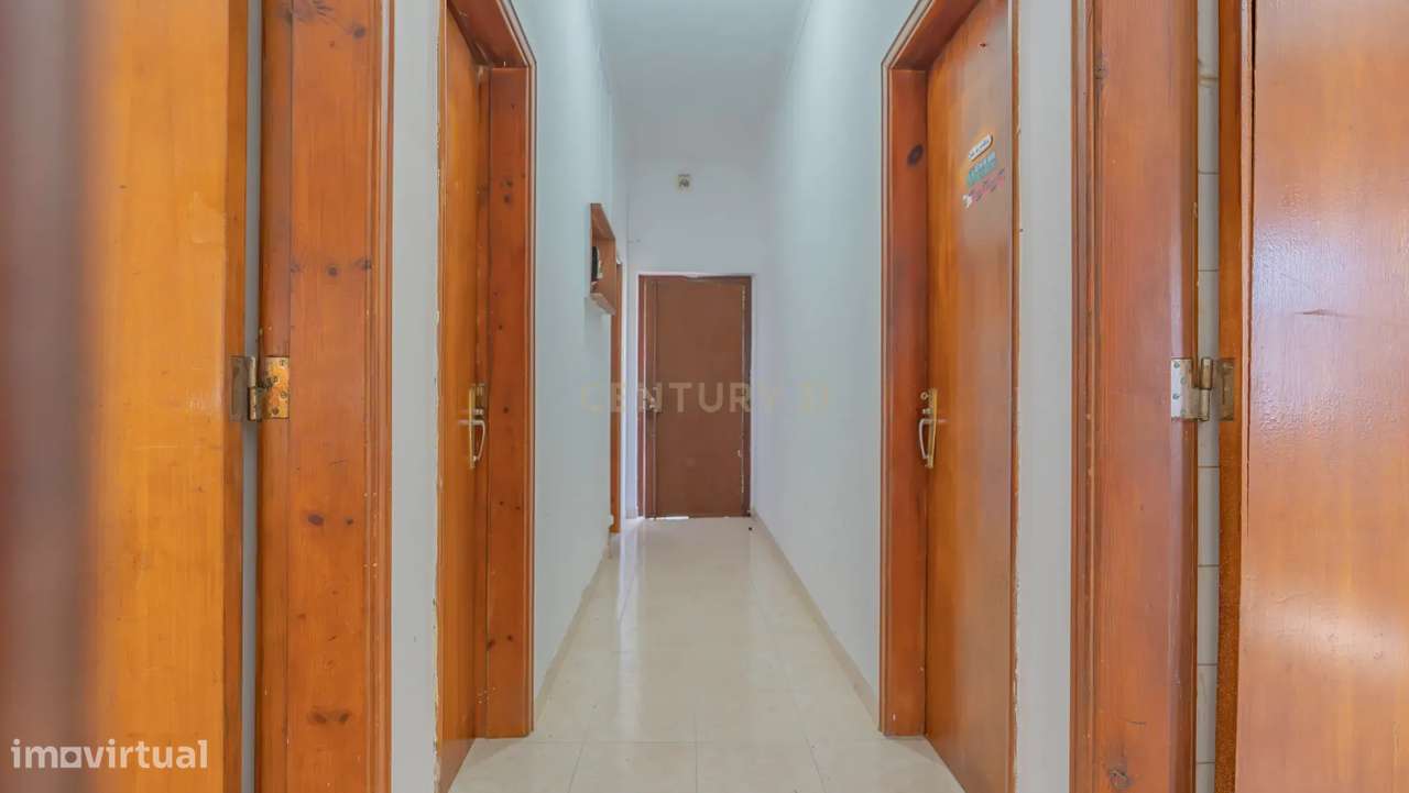 Moradia Isolada com Terreno de 1041 m² – Um Mundo de Possibilidades!-47