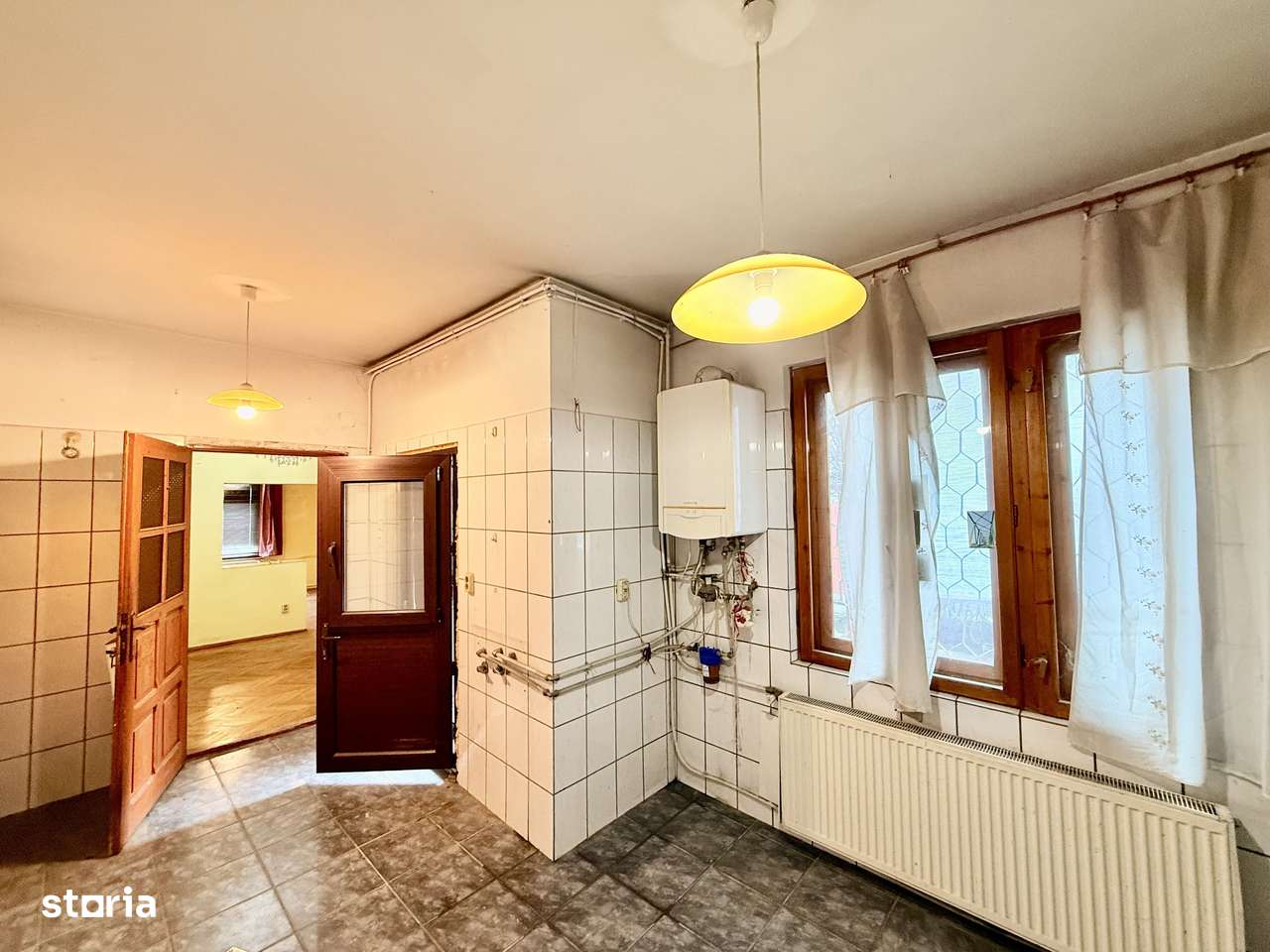 Vila 200 mp desfasurati cartier de case Belvedere Regie-19