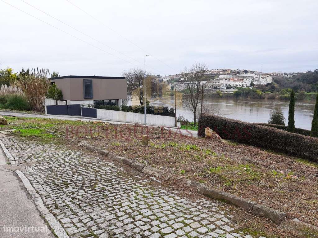 Terreno com 4 Lotes - 876m2 - 50 metros Rio Douro - Grande imagem: 4/13