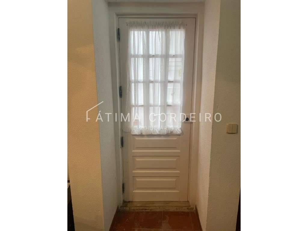Excelente Moradia T2 no Centro Histórico de Santarém-7