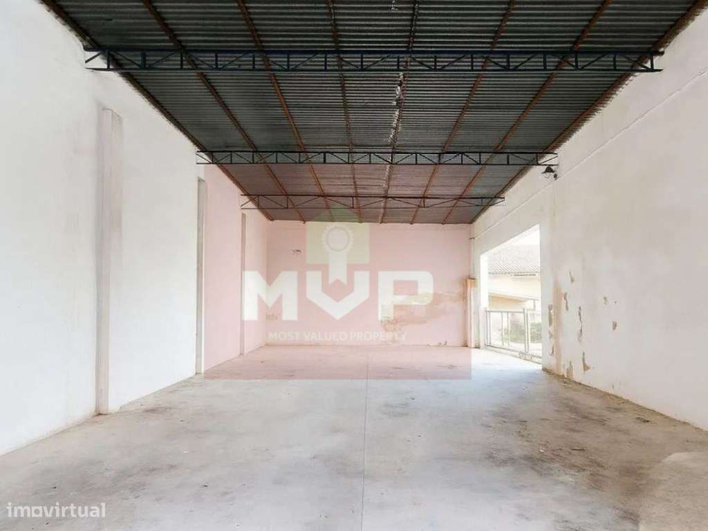 Armazém no centro de Olhão - Grande imagem: 2/17