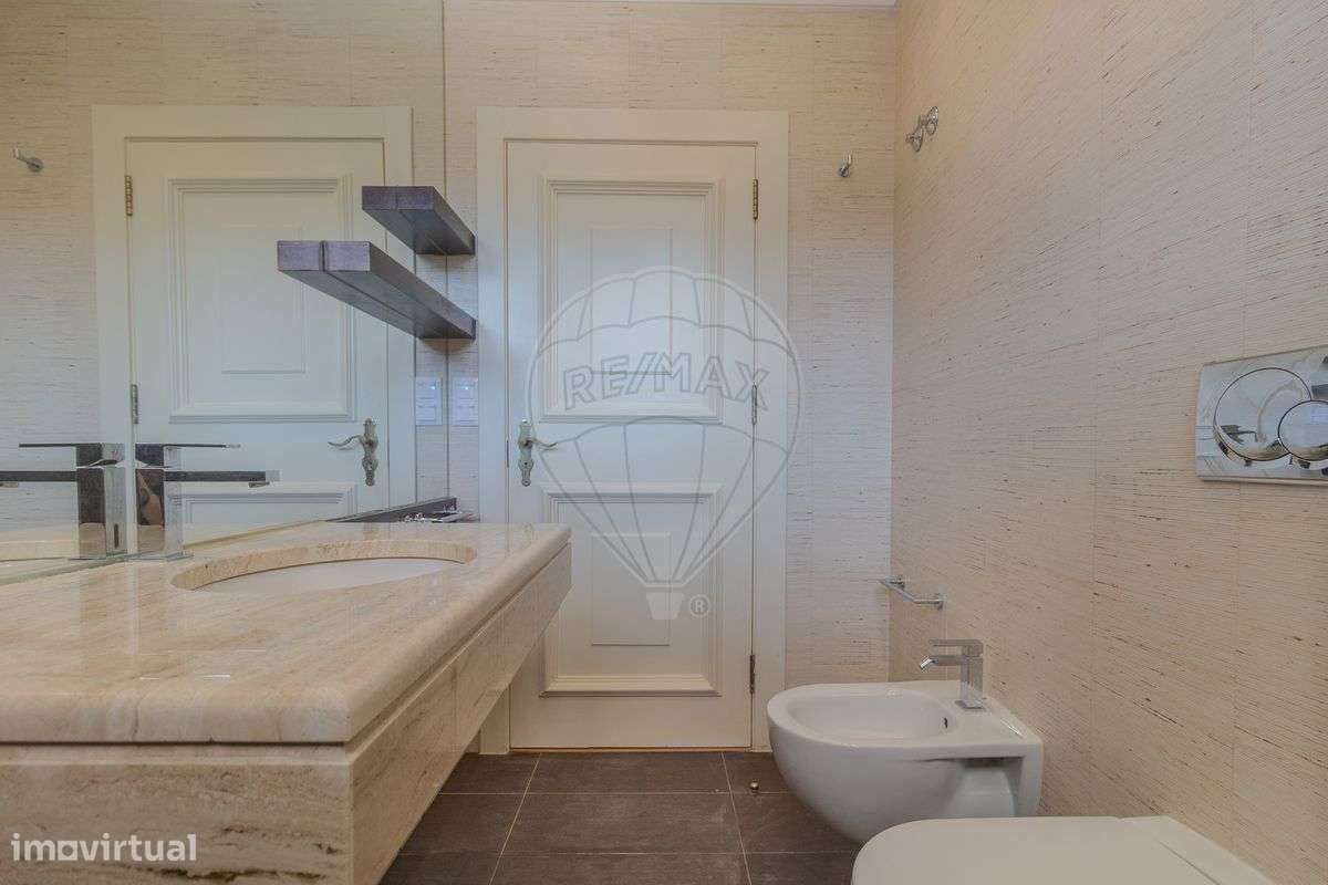 Moradia T4 para venda-10