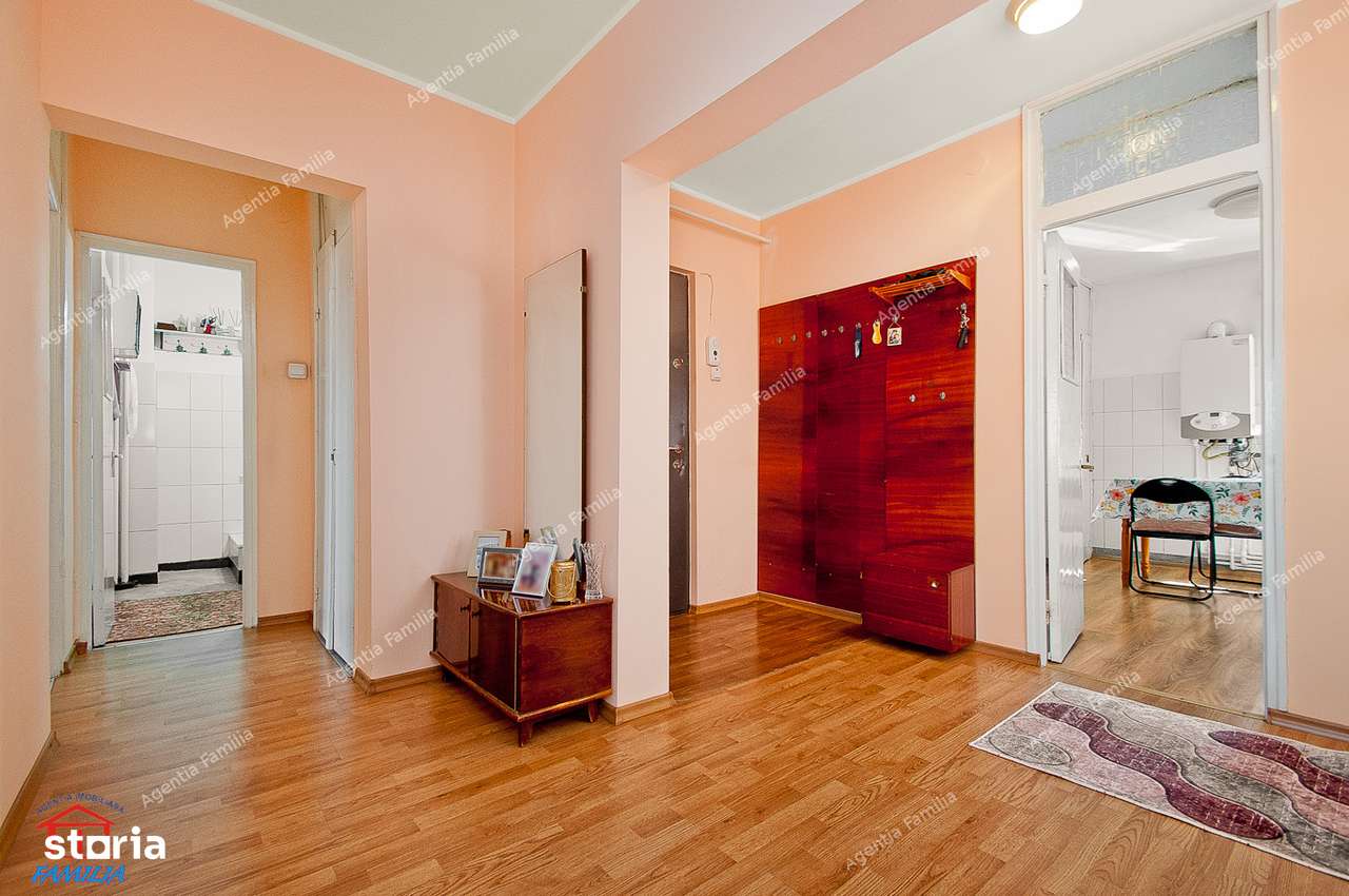 Vand/schimb apartament cu 4 camere, Micro 17( Penny)etaj 6, sup.98 mp.-9