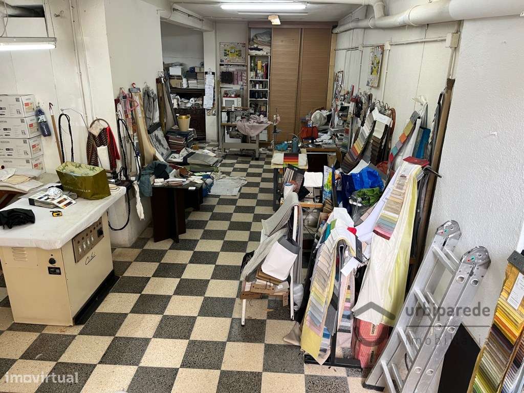 Loja em Oeiras com 400m2, com dois pisos, disponível.-20