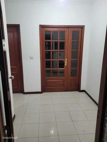 Arrendo T1 remodelado - Grande imagem: 5/11