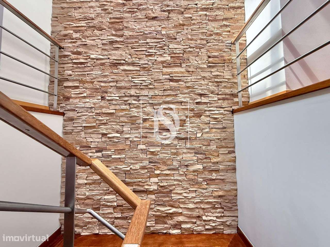 Moradia T4 de Luxo em Valongo com Jardim, Domótica e Acabamentos de Al-16