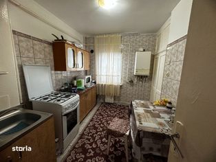 Apartament 3 camere etj. 3, Zona Capat la 1