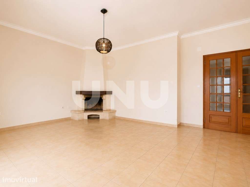 Apartamento T3, com terraço e lugar de estacionamento, no centro da...-6