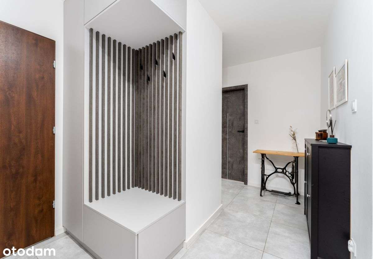 Do wejścia, 4 pokoje + gabinet, Gromadzka-6